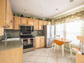 7 Cobblestone Way, Mount Sinai NY 11766