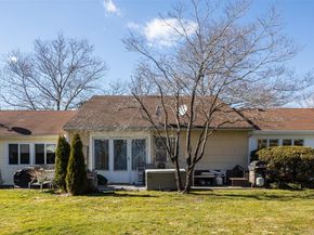 7 Cobblestone Way, Mount Sinai NY 11766