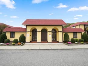 18 Granada Crescent 14, White Plains NY 10603