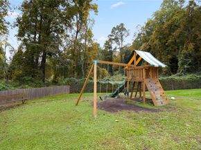 18 Granada Crescent 14, White Plains NY 10603