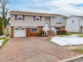 830 N Broome Avenue, Lindenhurst NY 11757