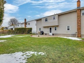 830 N Broome Avenue, Lindenhurst NY 11757