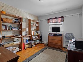 830 N Broome Avenue, Lindenhurst NY 11757