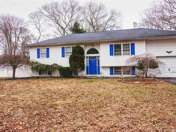 77 Washington Avenue, Mastic NY 11950