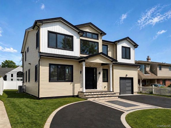 53 Blackbird Lane, Levittown NY 11756