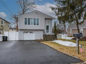 345 Collington Drive, Ronkonkoma NY 11779