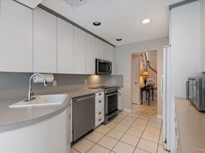 8 Sagamore Way S, Jericho NY 11753