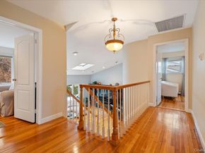 8 Sagamore Way S, Jericho NY 11753
