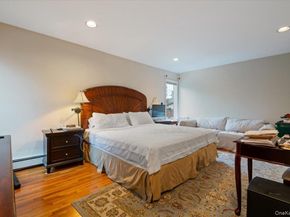 8 Sagamore Way S, Jericho NY 11753