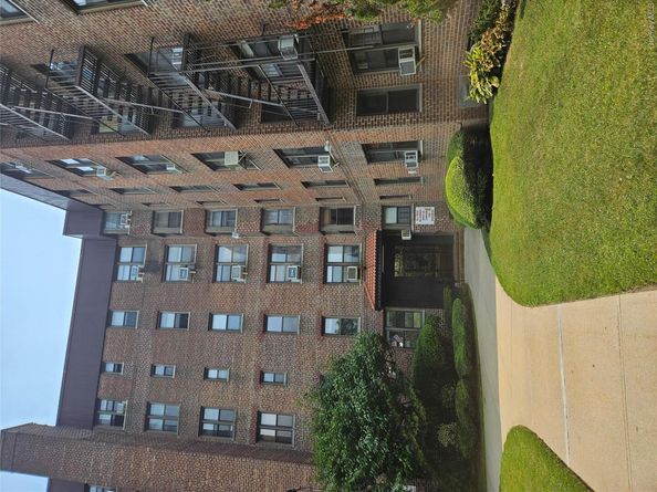 2220 Burnett Street 1G, Brooklyn NY 11229