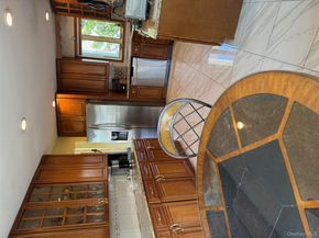 729 S 9th Street, Lindenhurst NY 11757