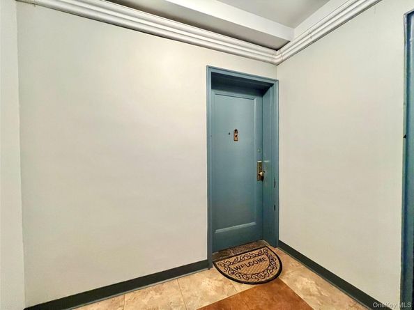 1 E Mill Drive 2G, Great Neck NY 11021
