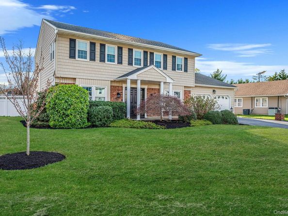 128 Pace Drive S, West Islip NY 11795
