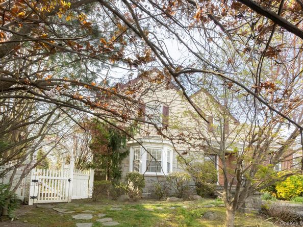 215-15 86th Avenue, Hollis Hills NY 11427