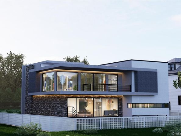 315 Lyon Street, Valley Stream NY 11580