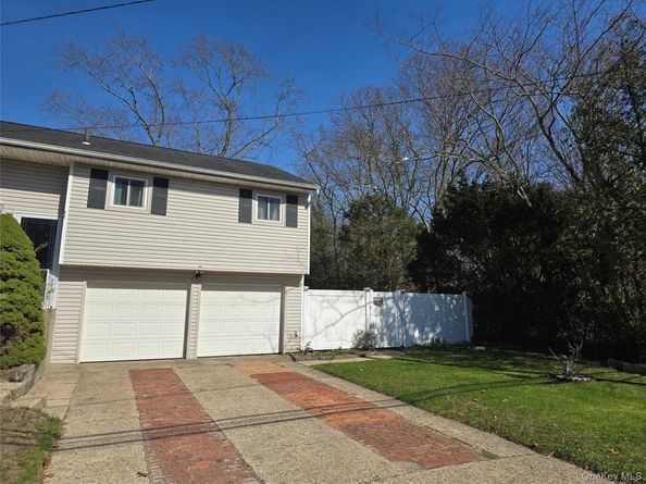 43 Newtown Avenue, Selden NY 11784