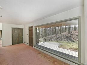 10 Ponderosa Drive, Melville NY 11747