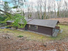 10 Ponderosa Drive, Melville NY 11747