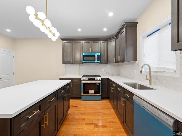 22531 106th Avenue, Queens Village NY 11429