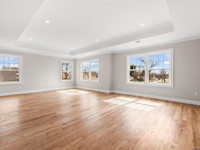 43 Barter Lane, Hicksville NY 11801