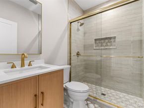 43 Barter Lane, Hicksville NY 11801