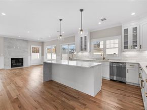 43 Barter Lane, Hicksville NY 11801