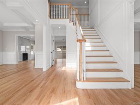 43 Barter Lane, Hicksville NY 11801