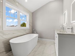 43 Barter Lane, Hicksville NY 11801