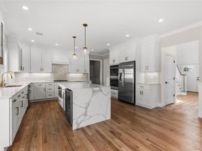 43 Barter Lane, Hicksville NY 11801