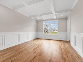 43 Barter Lane, Hicksville NY 11801