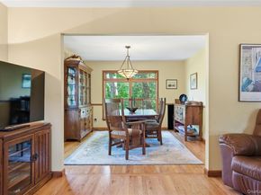 23 Abbey Lane, Setauket NY 11733