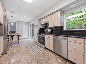 140 North Street, Locust Valley NY 11560