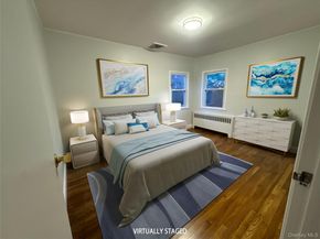 20 Gainsboro Lane, Syosset NY 11791