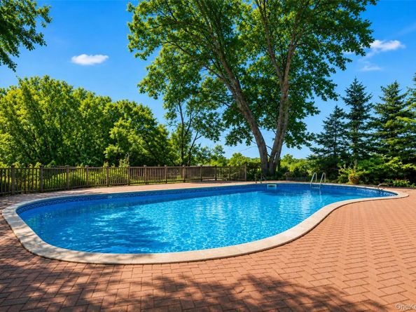 68 A Carlton Avenue, Port Washington NY 11050