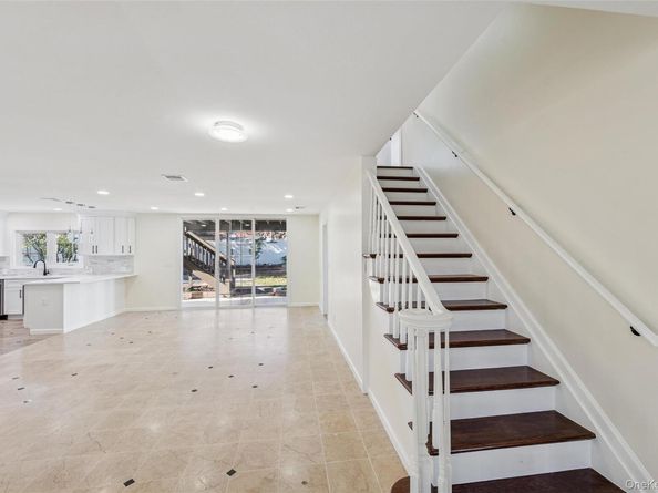 244 Water Lane S, Wantagh NY 11793