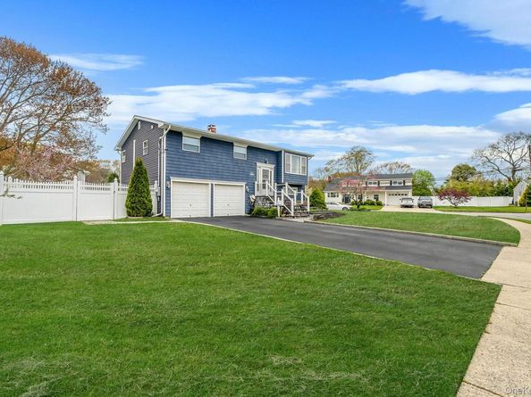 110 Stephen Road, Bayport NY 11705