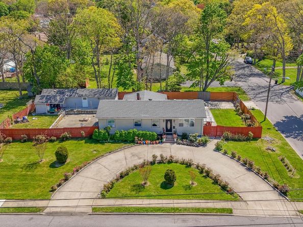 683 Broadway, Brentwood NY 11717