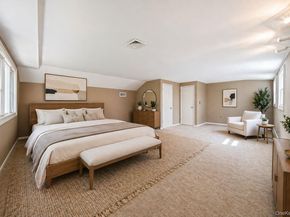 7 Carriage Court, Dix Hills NY 11746