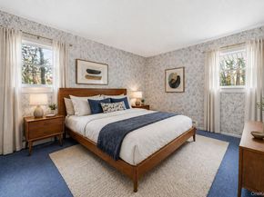 7 Carriage Court, Dix Hills NY 11746