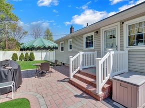 6 Sheep Pasture Lane, Massapequa NY 11758