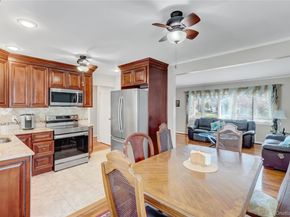 6 Sheep Pasture Lane, Massapequa NY 11758