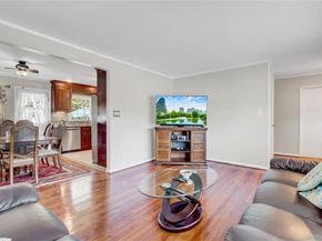 6 Sheep Pasture Lane, Massapequa NY 11758