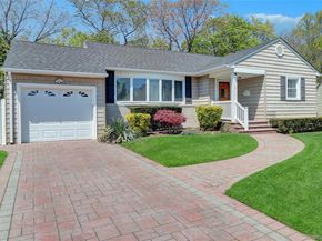 6 Sheep Pasture Lane, Massapequa NY 11758