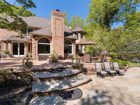 2 Spring Hill Road, Saint James NY 11780