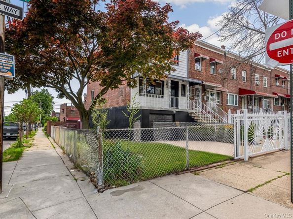1066 E 219th Street, Bronx NY 10469