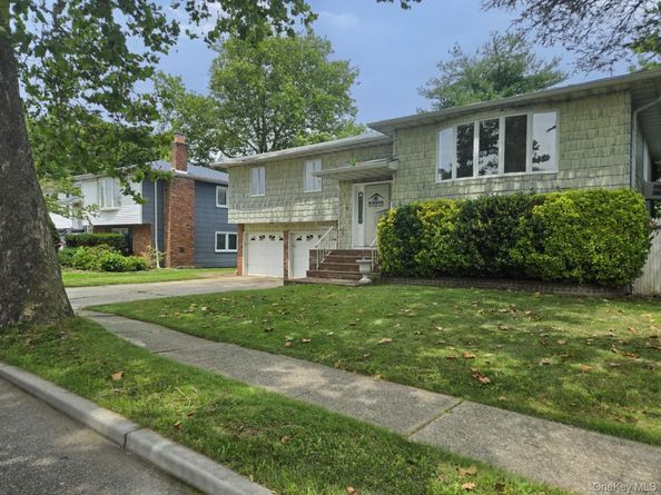 4 Broadfield Place, Glen Cove NY 11542