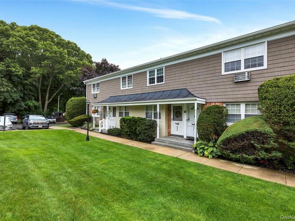 4425 Wilshire 4425, Oakdale NY 11769