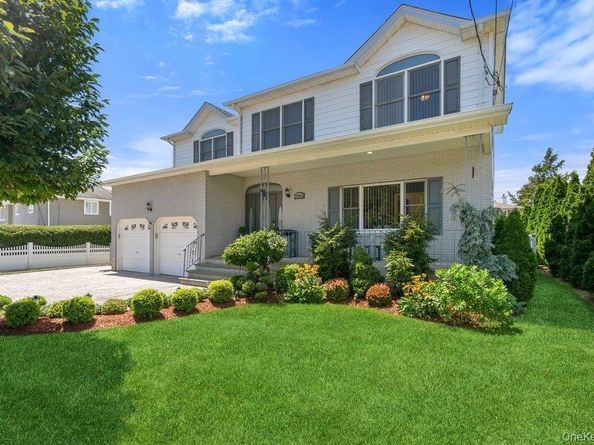 2066 Washington Avenue, Seaford NY 11783
