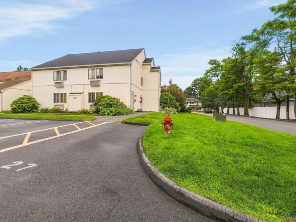 1 Kings Court A, Mohegan Lake NY 10547