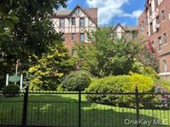 160-15 Powells Cove Boulevard E301, Beechhurst NY 11357